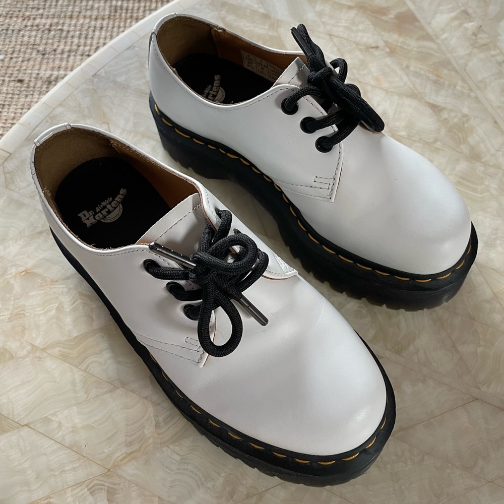 Dr. Martens
Brand new